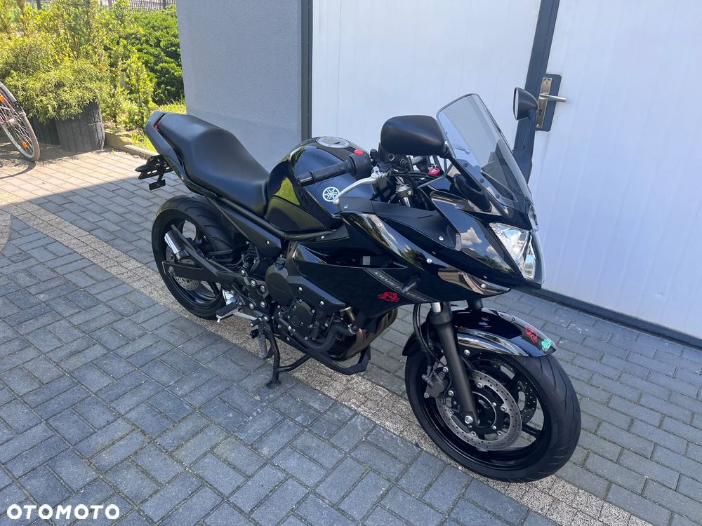 Yamaha XJ - 25
