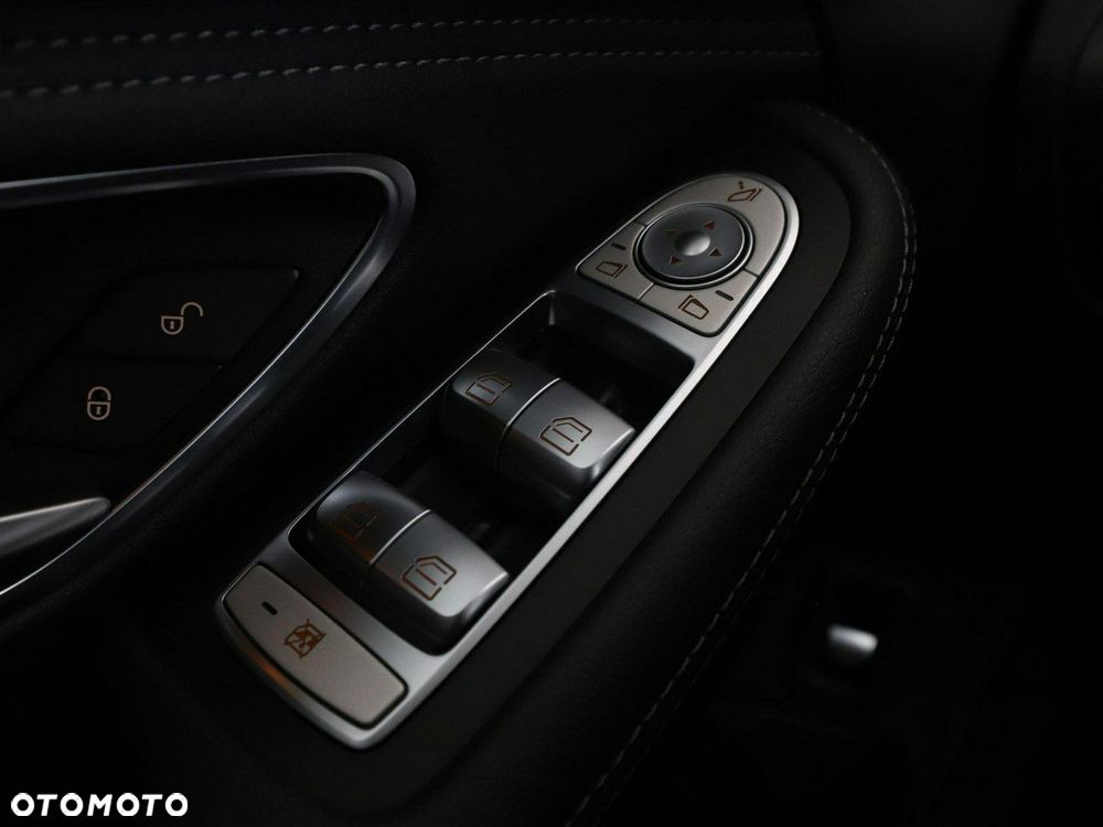 Mercedes-Benz Klasa C 180 - 35