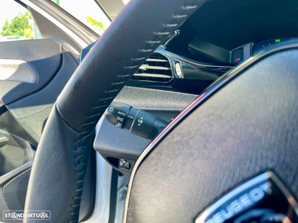 Peugeot 308 SW 1.2 PureTech Allure - 16