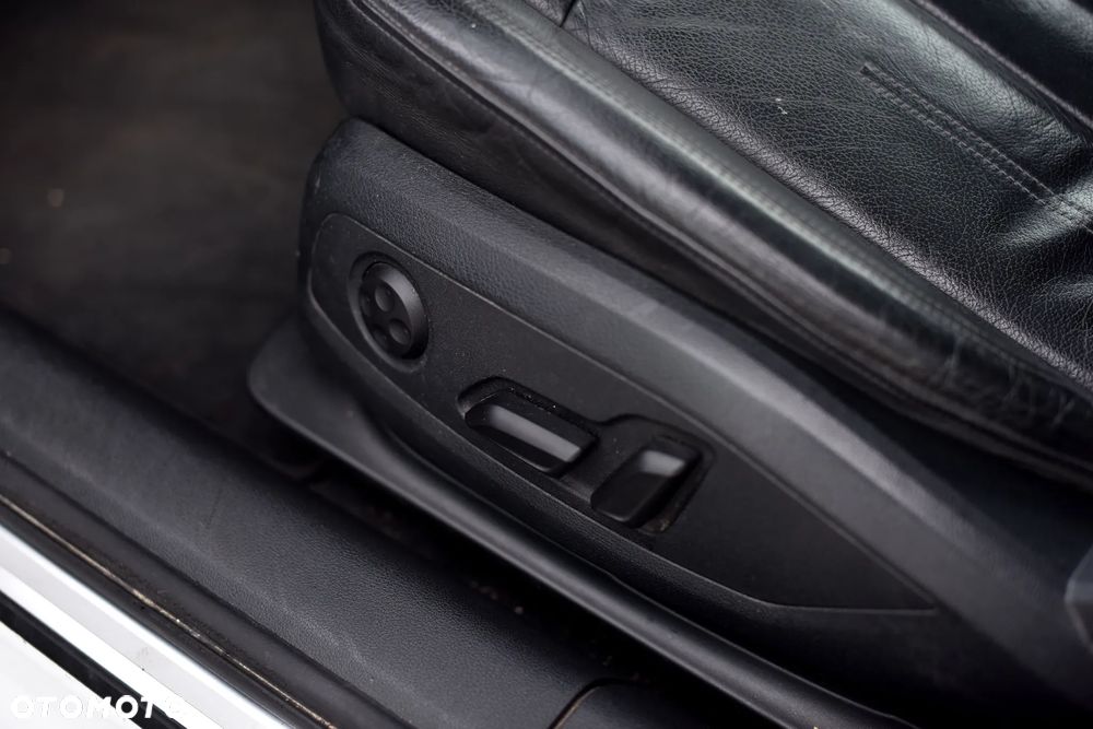 Audi A4 Limousine 2.0 TFSI ultra S tronic design - 16