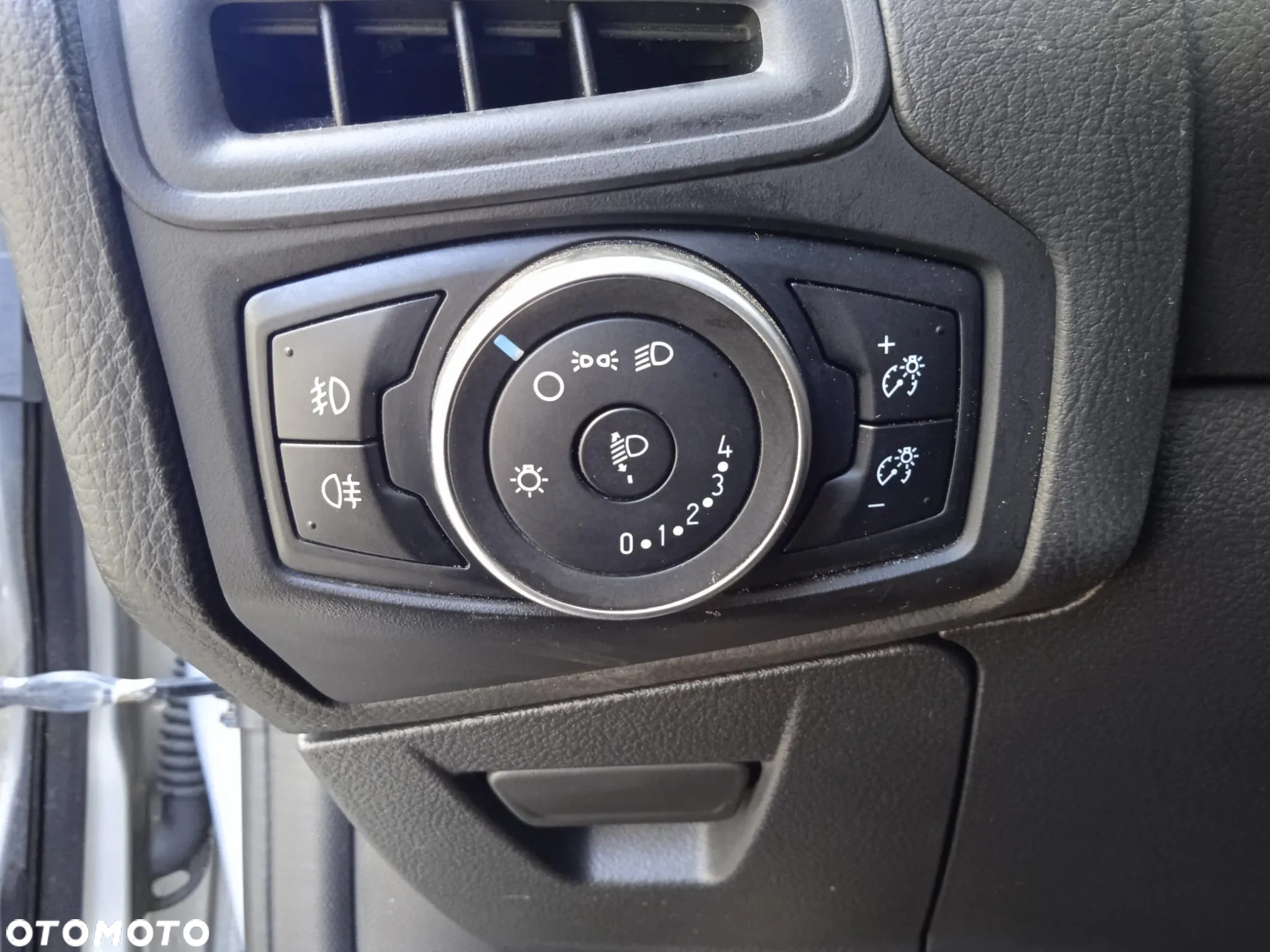Ford Focus 1.5 TDCi Gold X - 25