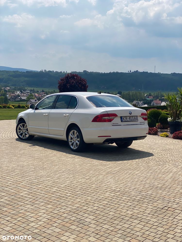 Skoda Superb 2.0 TDI 4x4 L&K DSG - 4