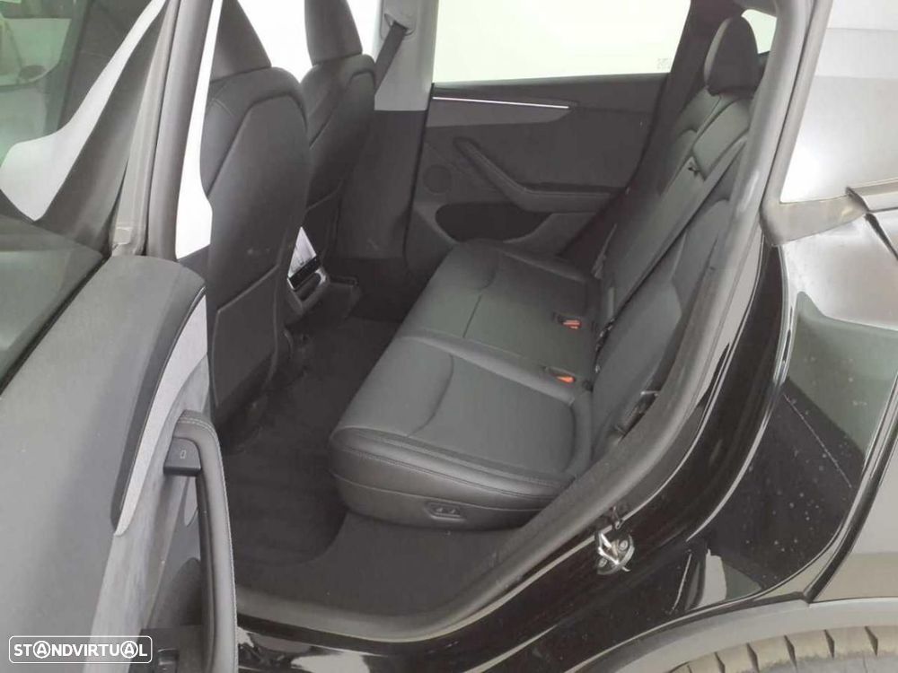 Tesla Model Y Long Range Dual Motor AWD - 3