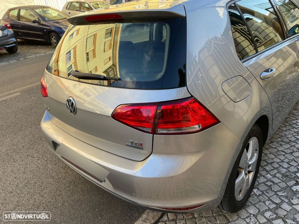 VW Golf 1.6 TDi Trendline BlueMotion - 2