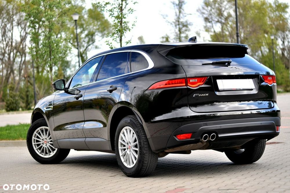 Jaguar F-Pace 20d Portfolio - 32