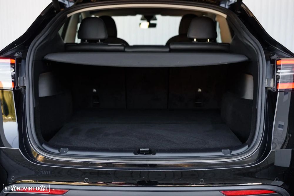 Tesla Model Y Long Range Dual Motor AWD - 19