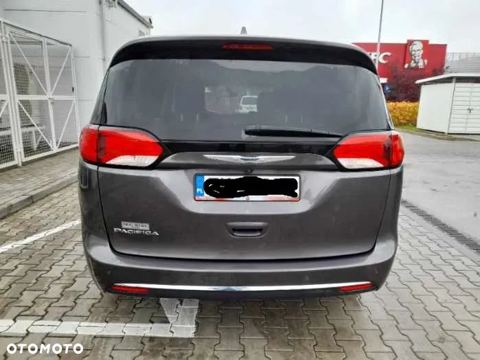Chrysler Pacifica - 6