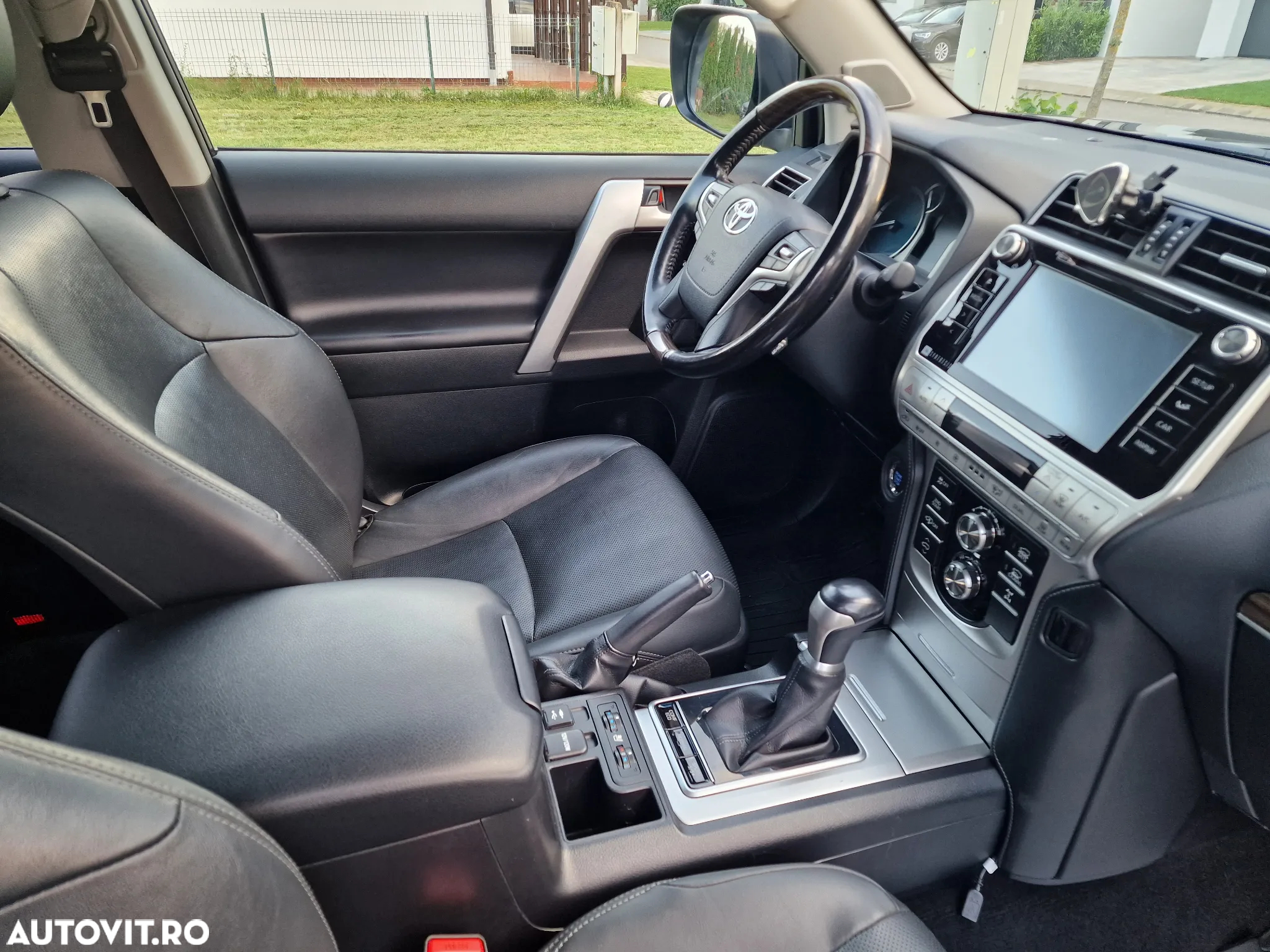 Toyota Land Cruiser 2.8l Turbo D-4D A/T AVS Luxury - 6