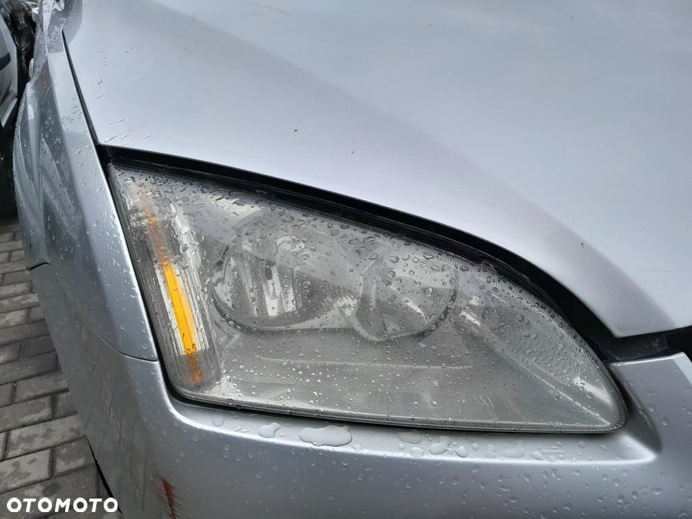 FORD FOCUS MK2 LAMPA REFLEKTOR PRAWA PRZEDNIA PRAWY PRZÓD