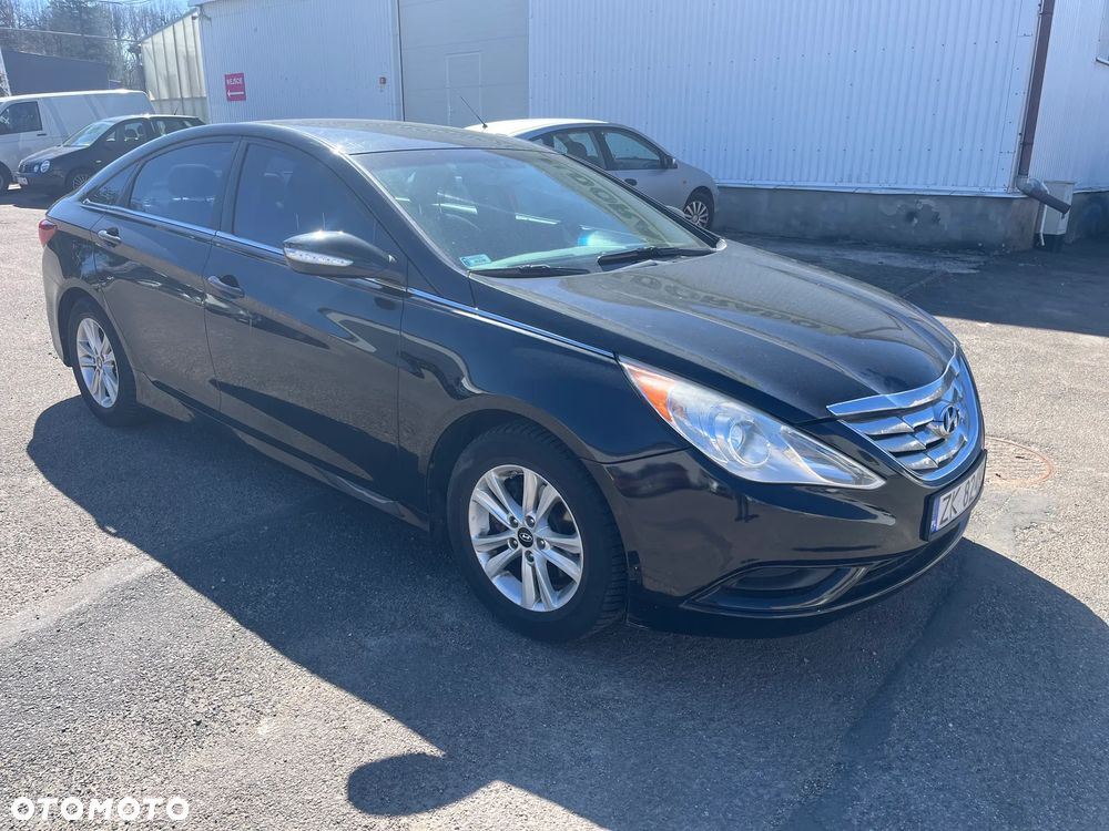 Hyundai Sonata - 1