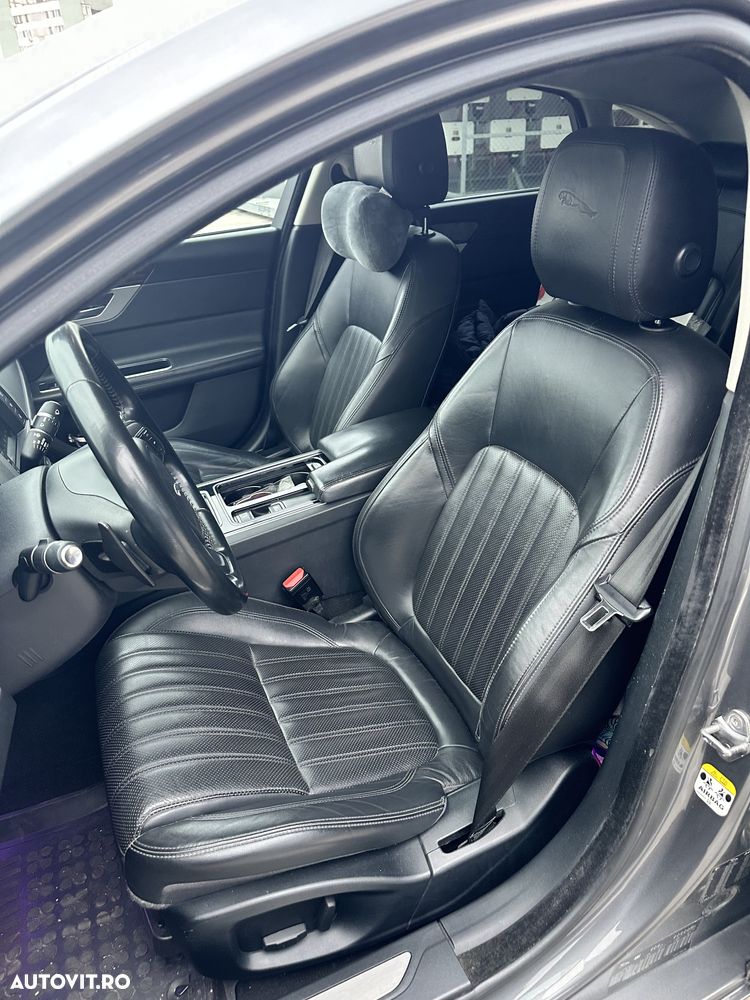 Jaguar XF 2.0 Turbo - 10