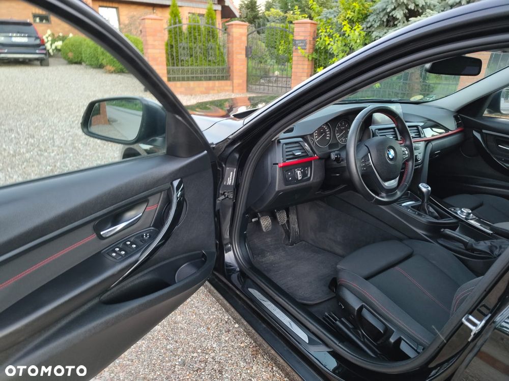 BMW Seria 3 320d Sport Line - 27