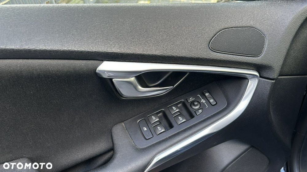Volvo V40 - 18