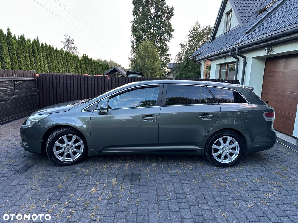 Toyota Avensis - 14