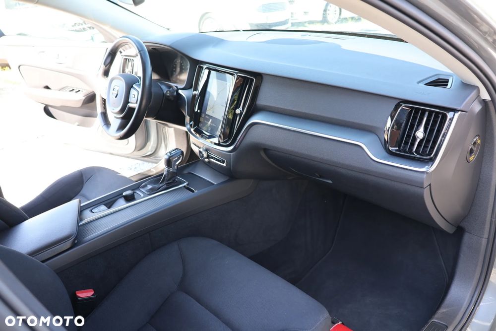 Volvo V60 D3 Momentum Pro - 16