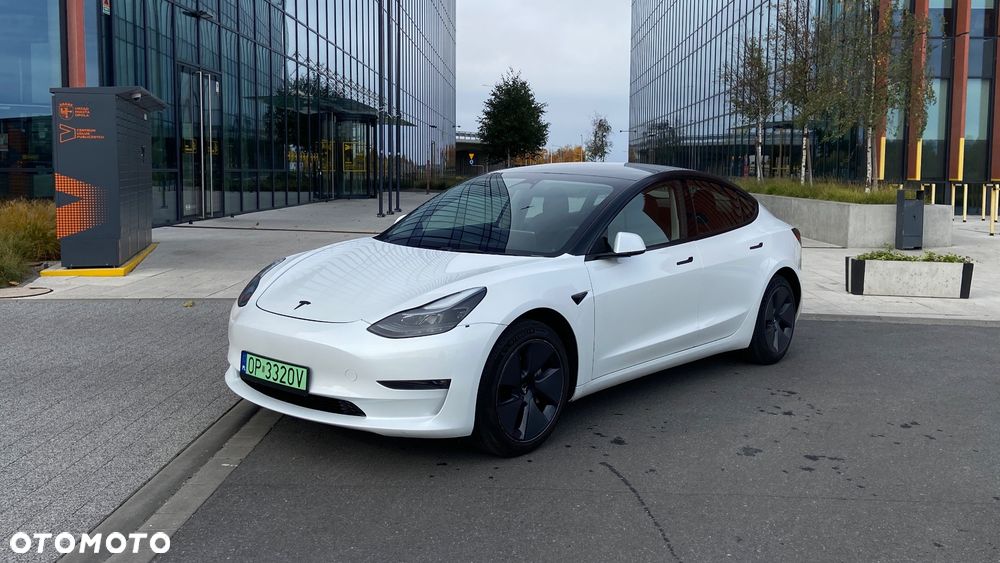 Tesla Model 3 2023 photo 3