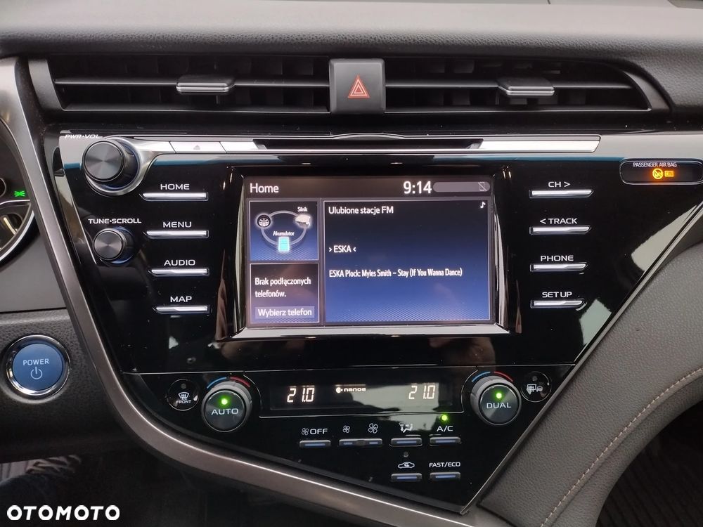 Toyota Camry 2.5 Hybrid Comfort CVT - 30