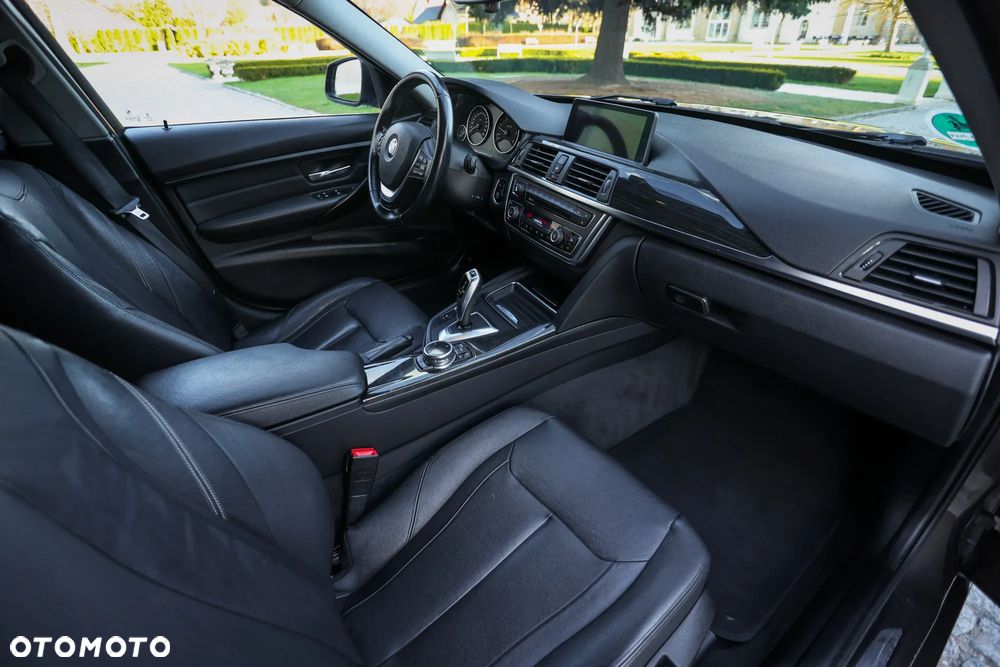 BMW Seria 3 320d Blue Performance Luxury Line - 25