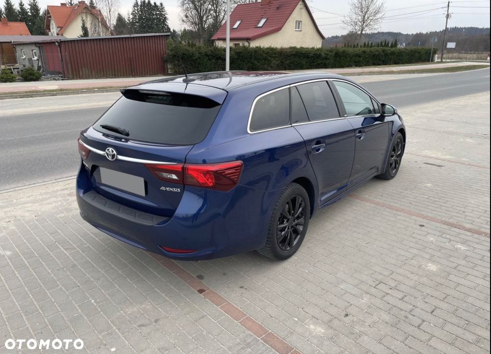 Toyota Avensis - 4