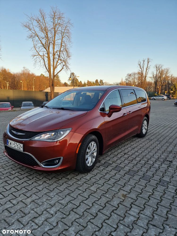 Chrysler Pacifica - 3