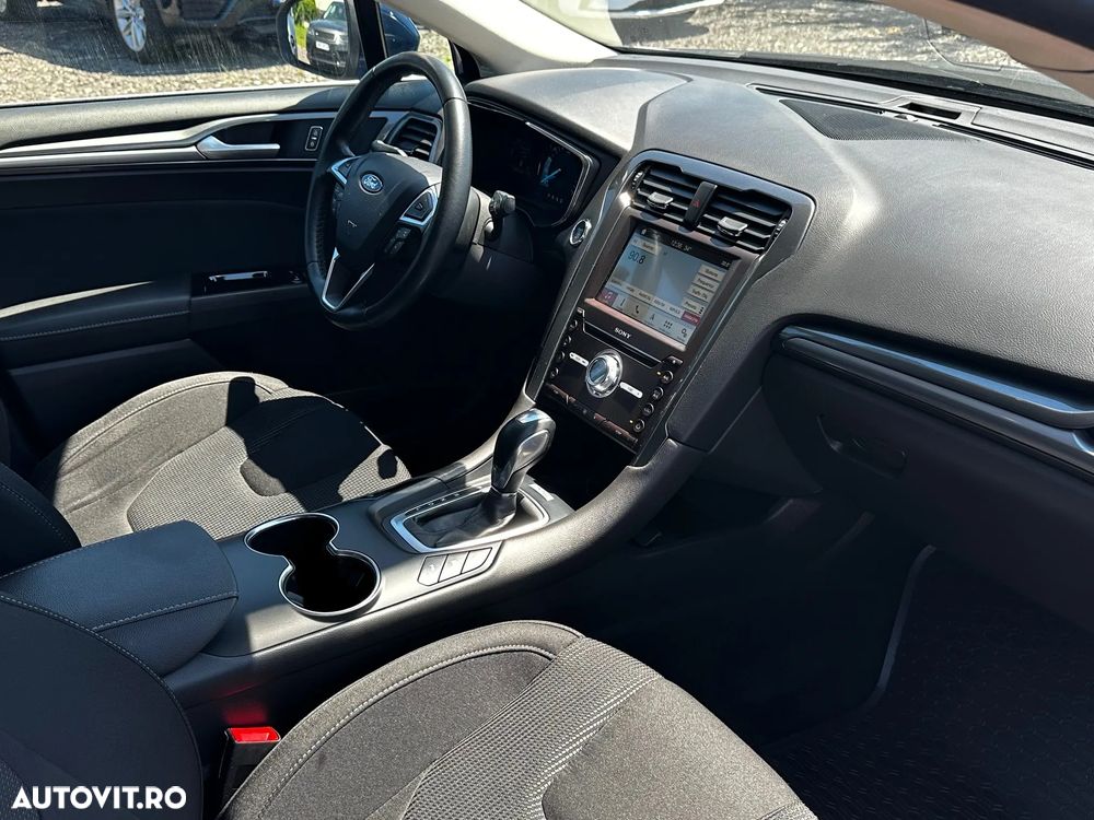 Ford Mondeo 2.0 HEV Titanium - 16