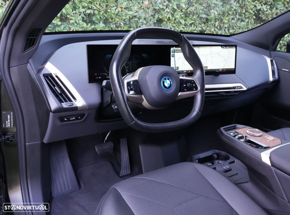 BMW iX xDrive 40 Pack Desportivo - 21