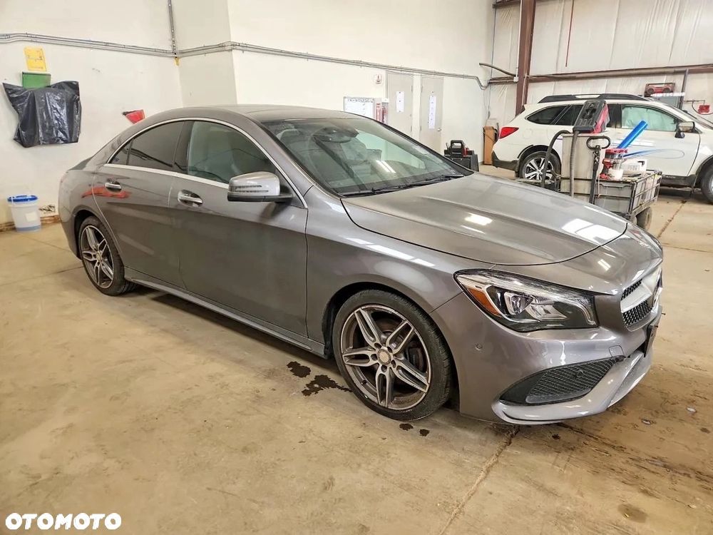 Mercedes-Benz CLA 250 4Matic 7G-DCT AMG Line - 3
