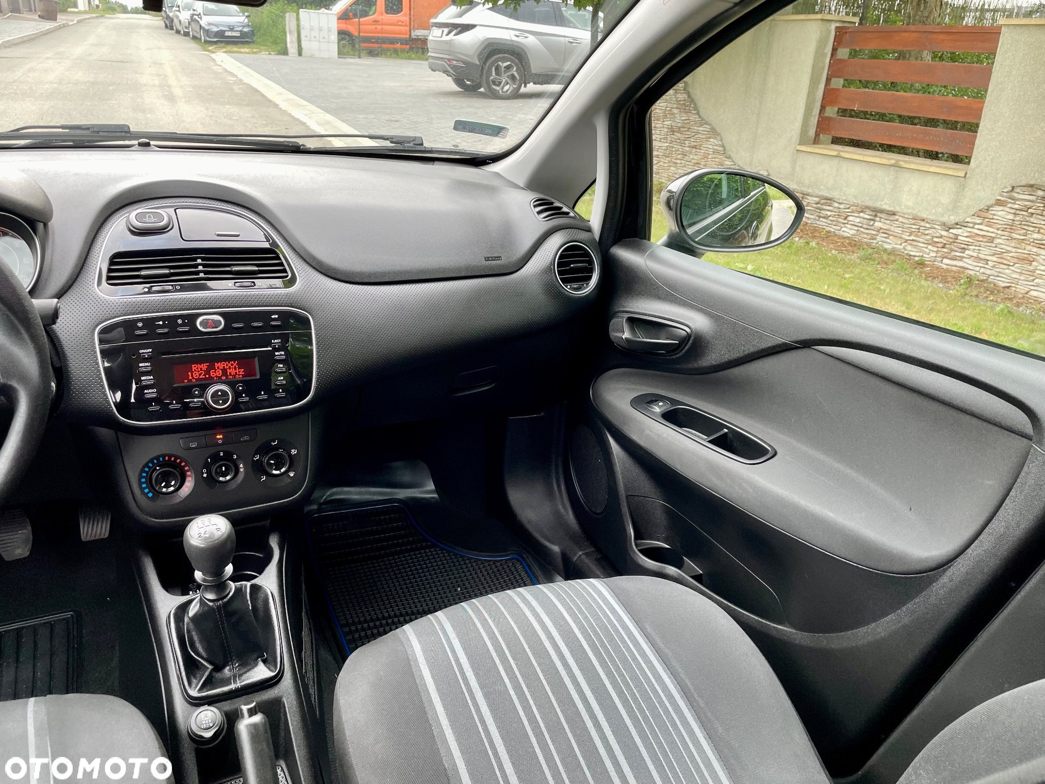 Fiat Punto Evo 1.4 8V Estiva Blue&Me - 27