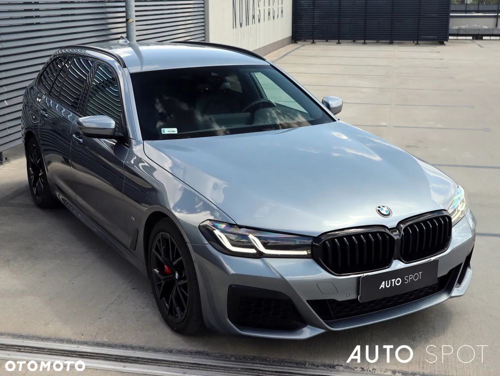 BMW Seria 5 540i xDrive mHEV M Sport sport - 12