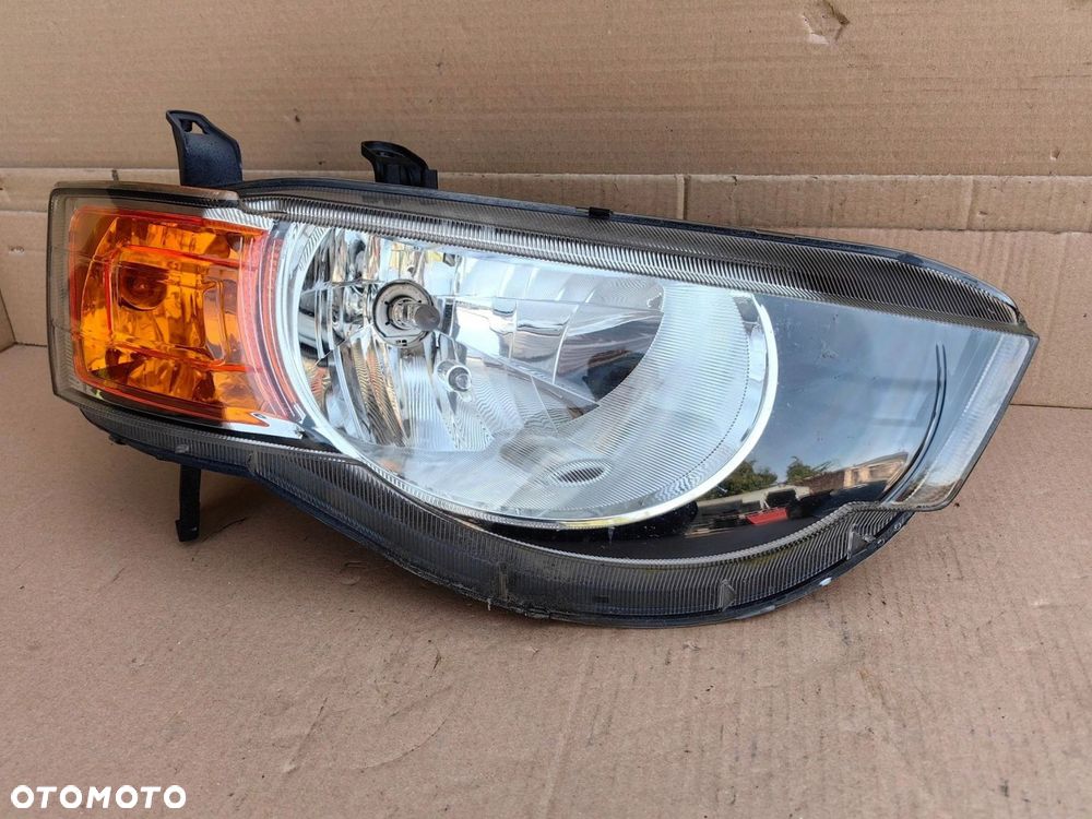 Lampa przednia PRAWY PRZÓD PRAWA MITSUBISHI COLT VI z30 LIFT 030124930200 - 2