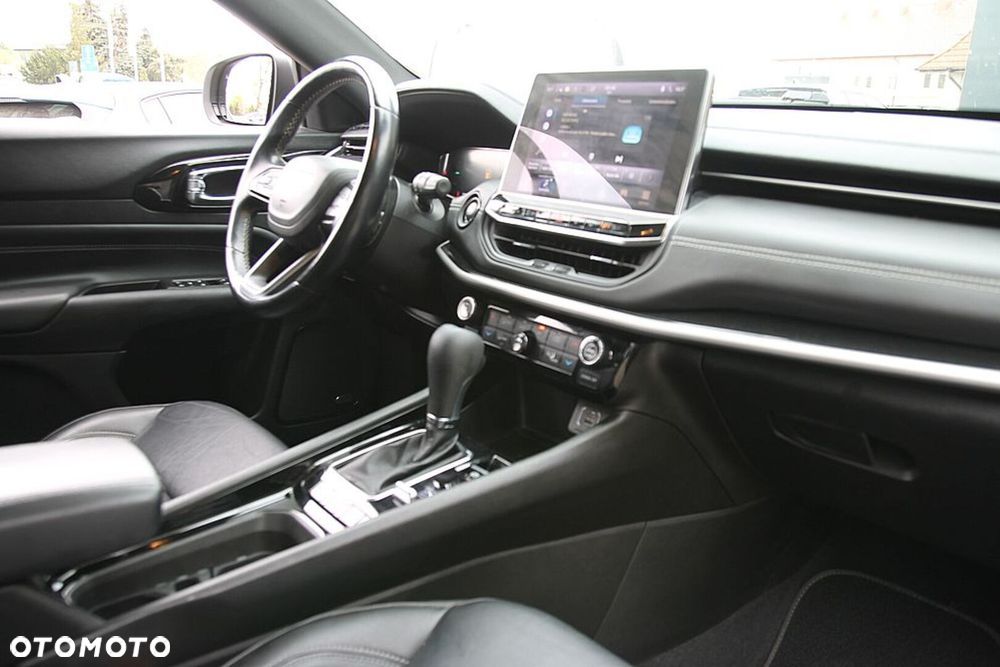 Jeep Compass - 24