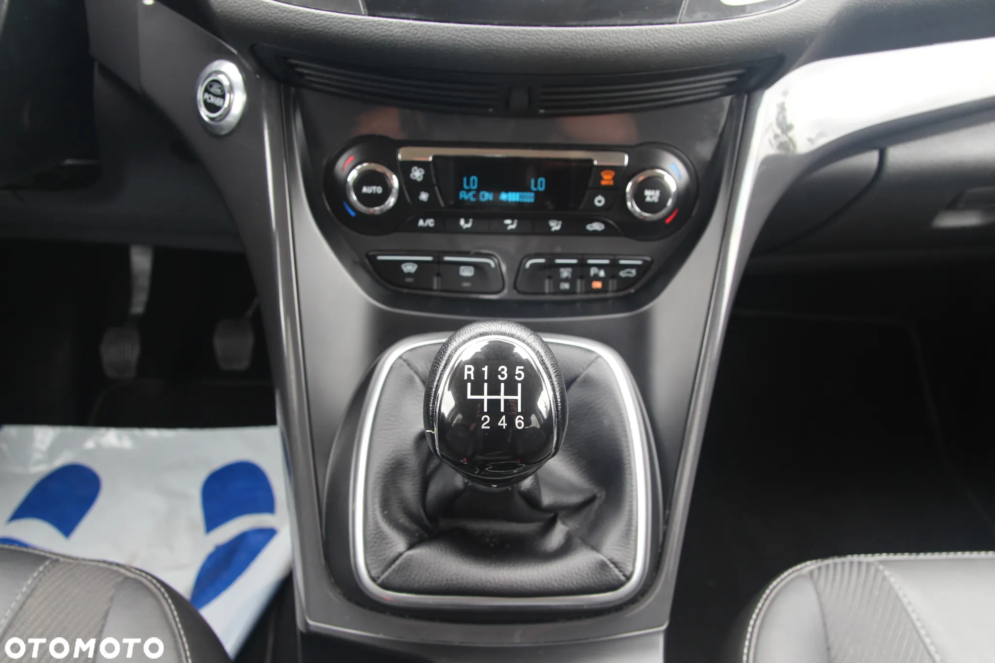 Ford Kuga 2.0 TDCi 4x4 Titanium - 29