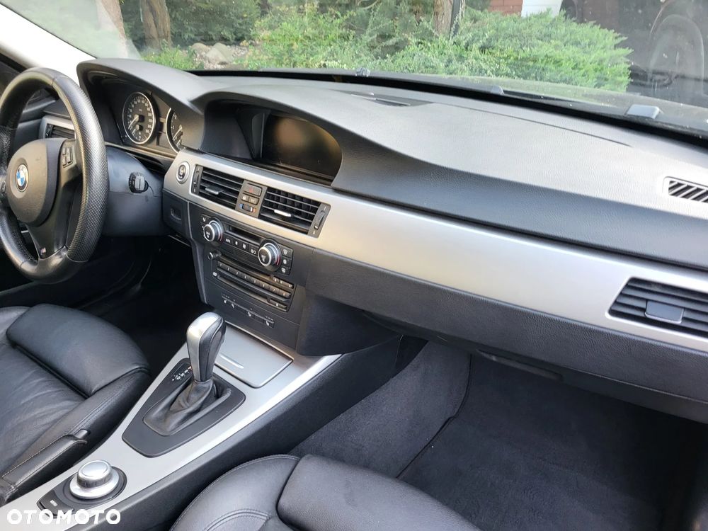 BMW Seria 3 325xi - 17