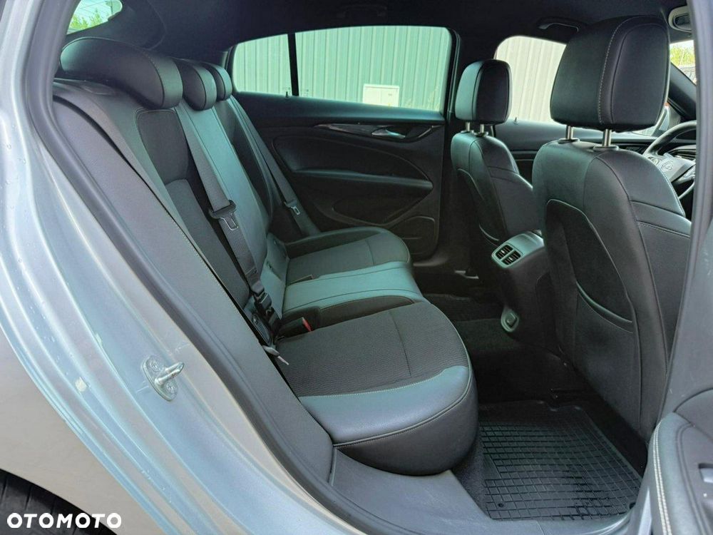 Opel Insignia - 19