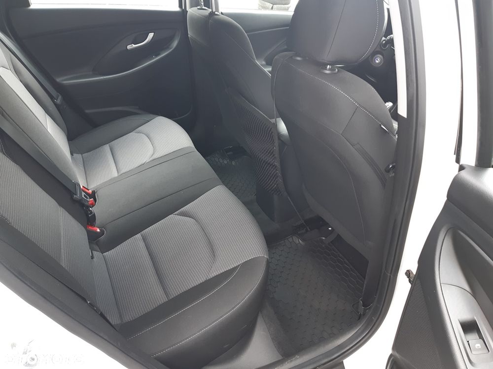 Hyundai i30 1.4 Classic + - 19