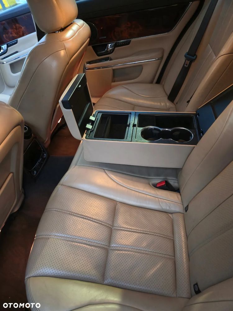 Jaguar XJ 3.0 T AWD Portfolio - 11