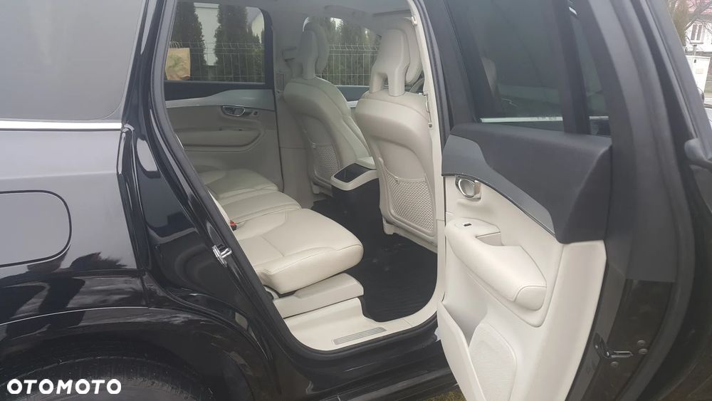 Volvo XC 90 T5 AWD Momentum - 11