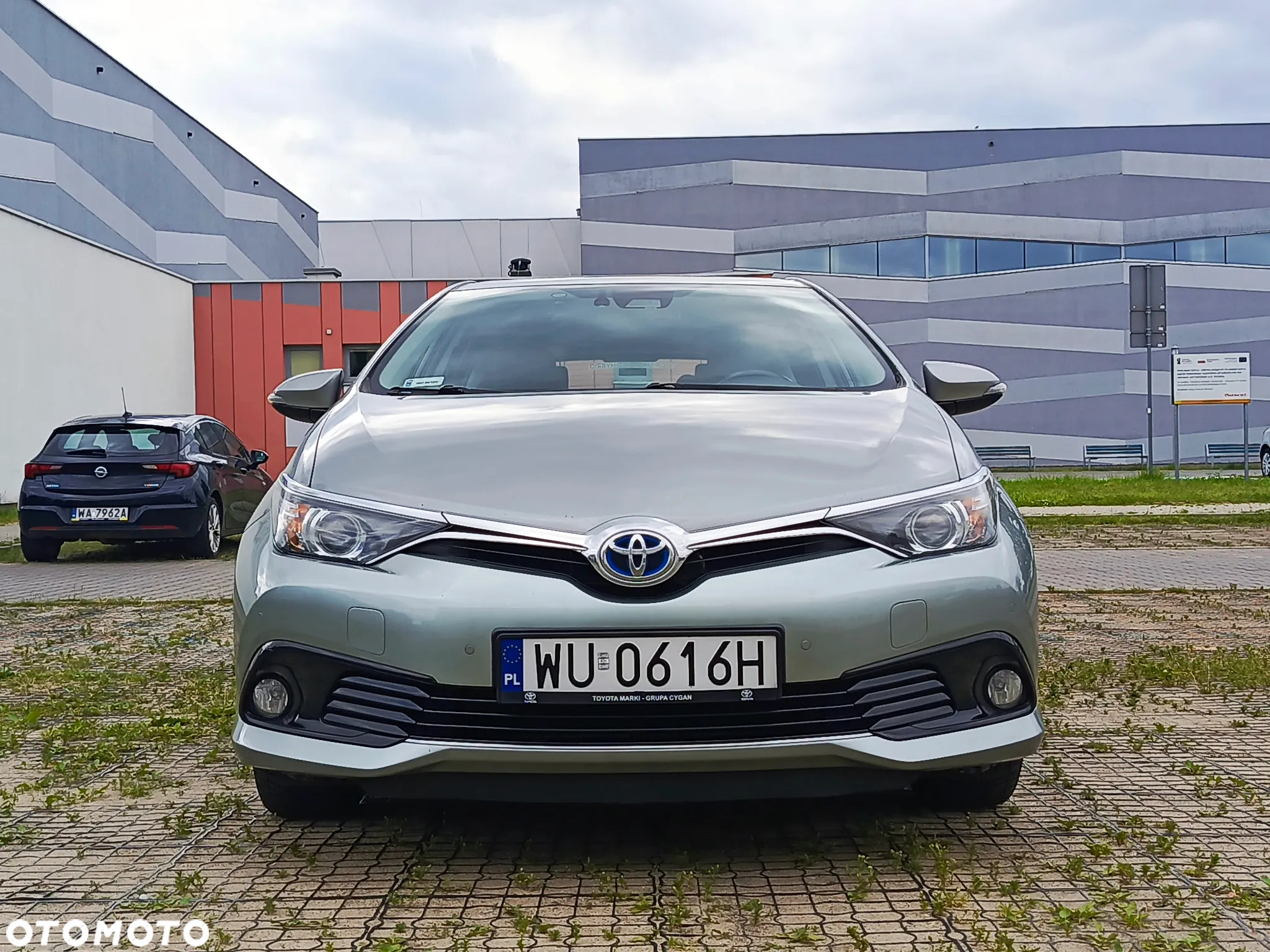 Toyota Auris Hybrid 135 Prestige - 2