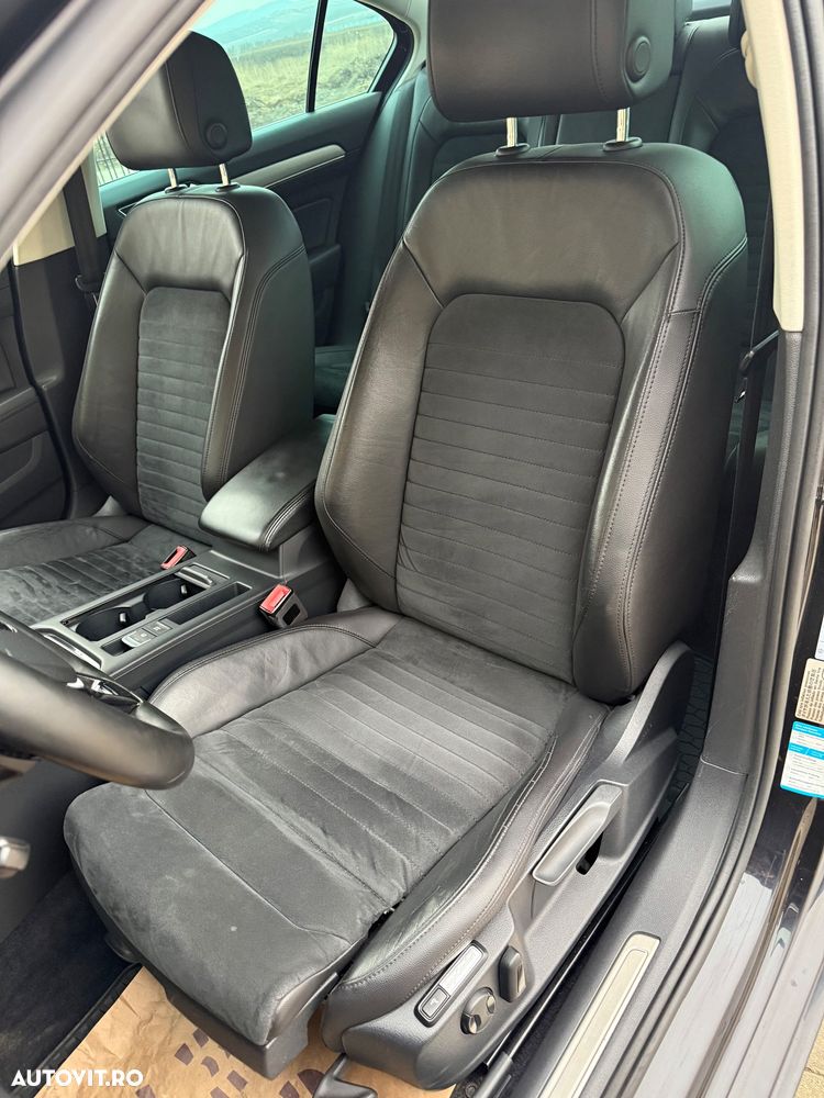 Volkswagen Passat 2.0 TDI DSG Highline - 14