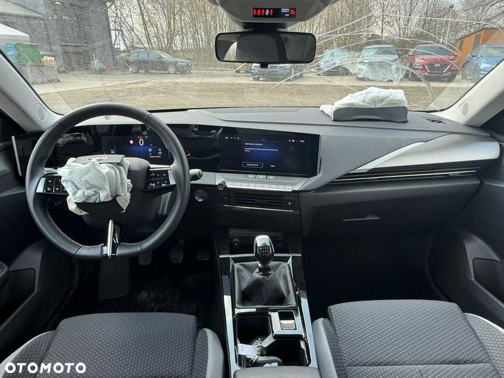 Opel Astra 1.2 Turbo Edition - 24