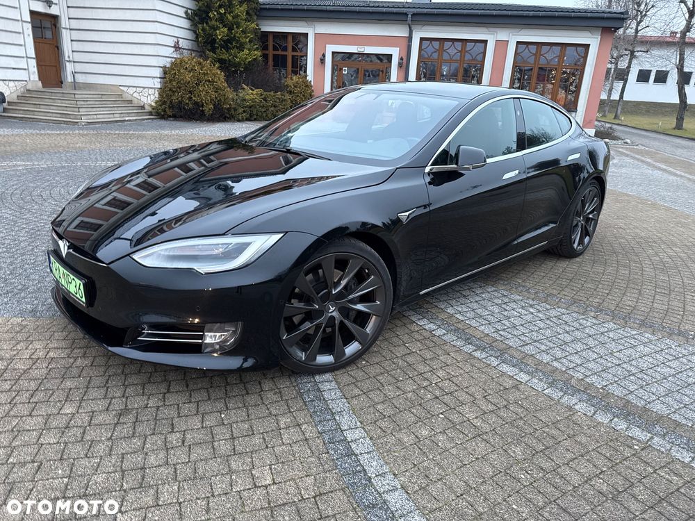 Tesla Model S - 1