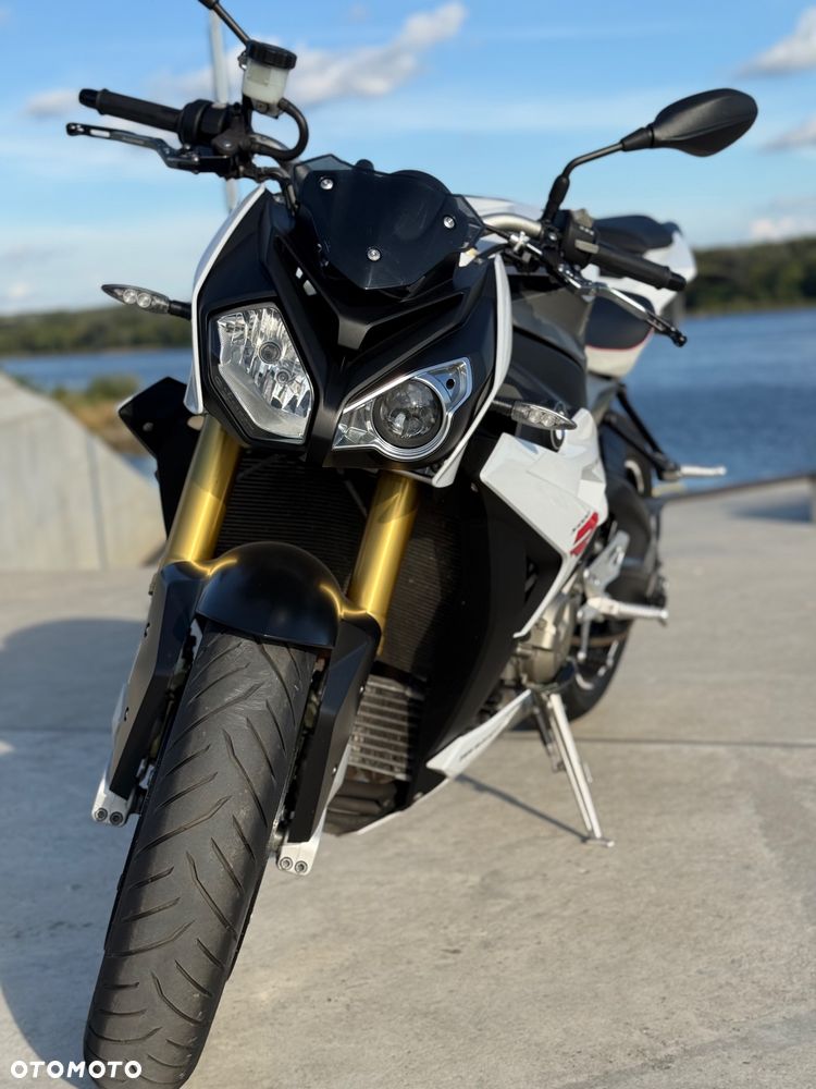 BMW S - 25