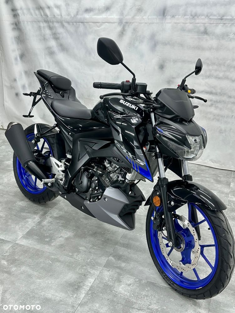 Suzuki GSX - 3