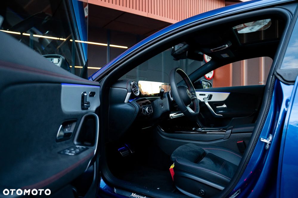 Mercedes-Benz CLA 220 mHEV 4-Matic AMG Line 8G-DCT - 9