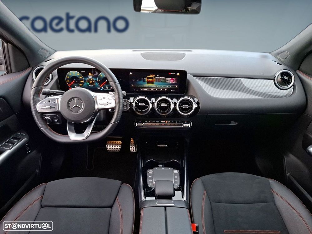 Mercedes-Benz GLA 180 d AMG Line - 12