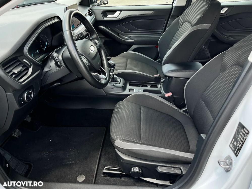 Ford Focus - 11