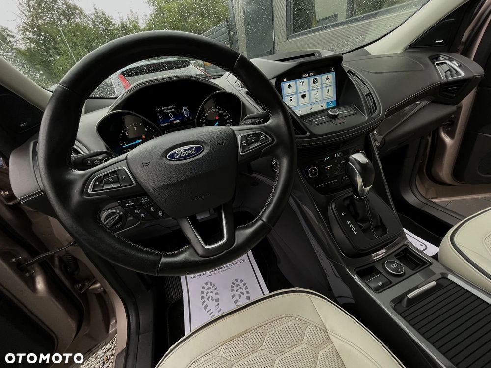 Ford Kuga 2.0 TDCi 4x4 Vignale - 30