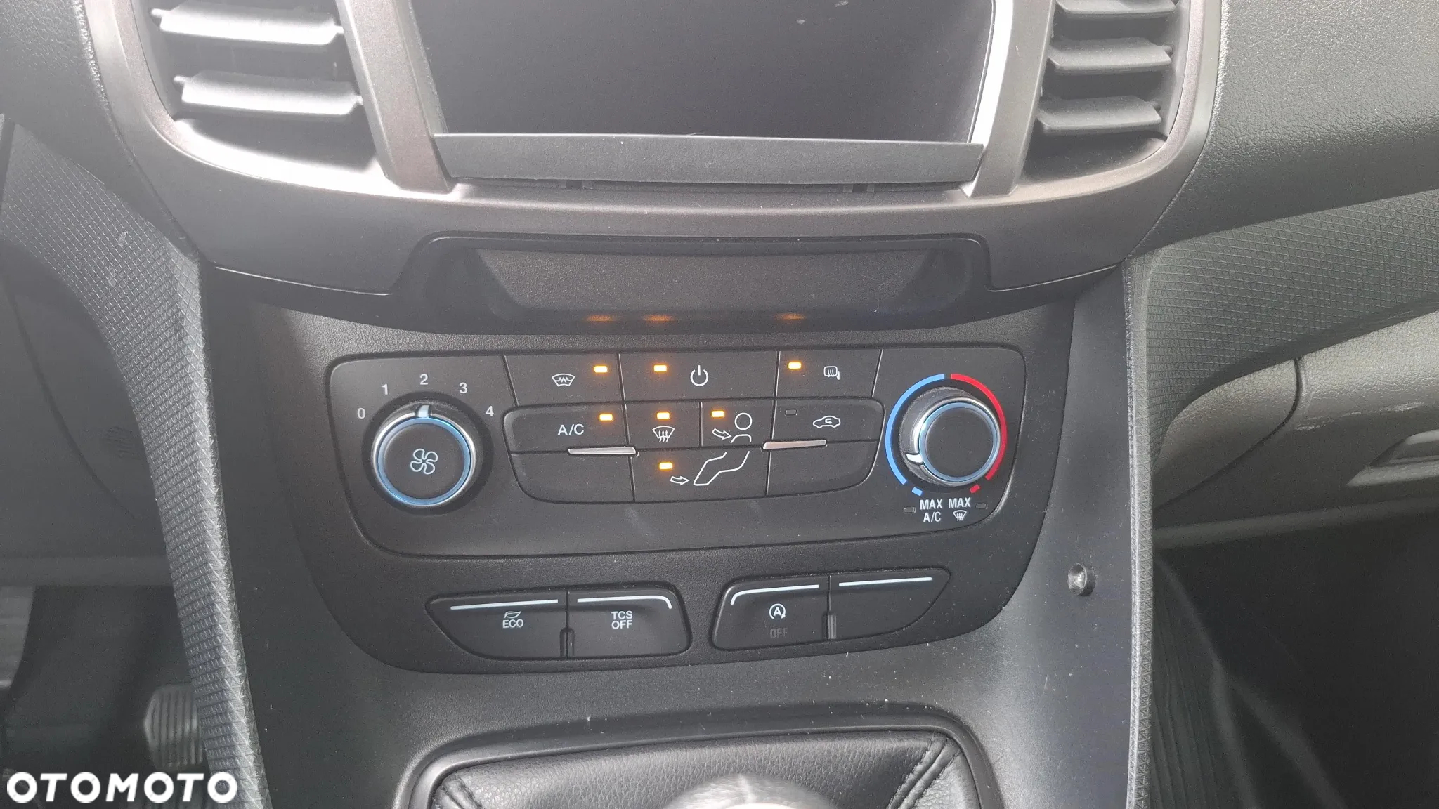 Ford CONNECT - 30