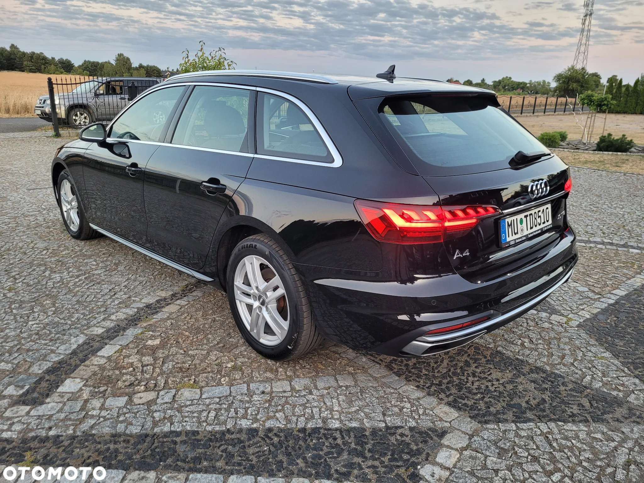 Audi A4 Avant 40 TFSI S tronic - 3