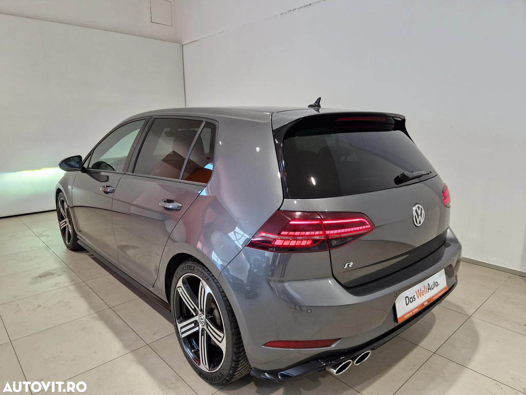 Volkswagen Golf 2.0 TSI DSG R - 3